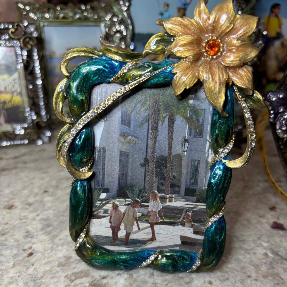Decorative Green and Gold Enamel Photo Frame